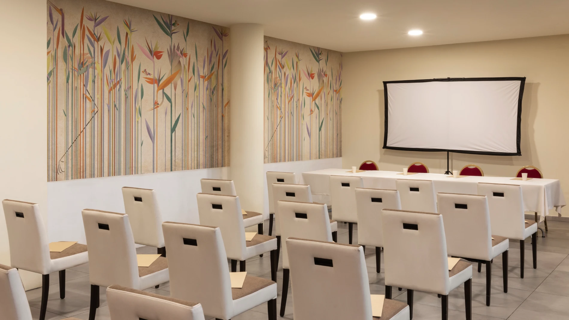 Fully equipped meeting room for conferences and business events in Sarzana, ideal for business travel in Liguria - Hotel Al Sant'Andrea, BZAR hotels in Liguria