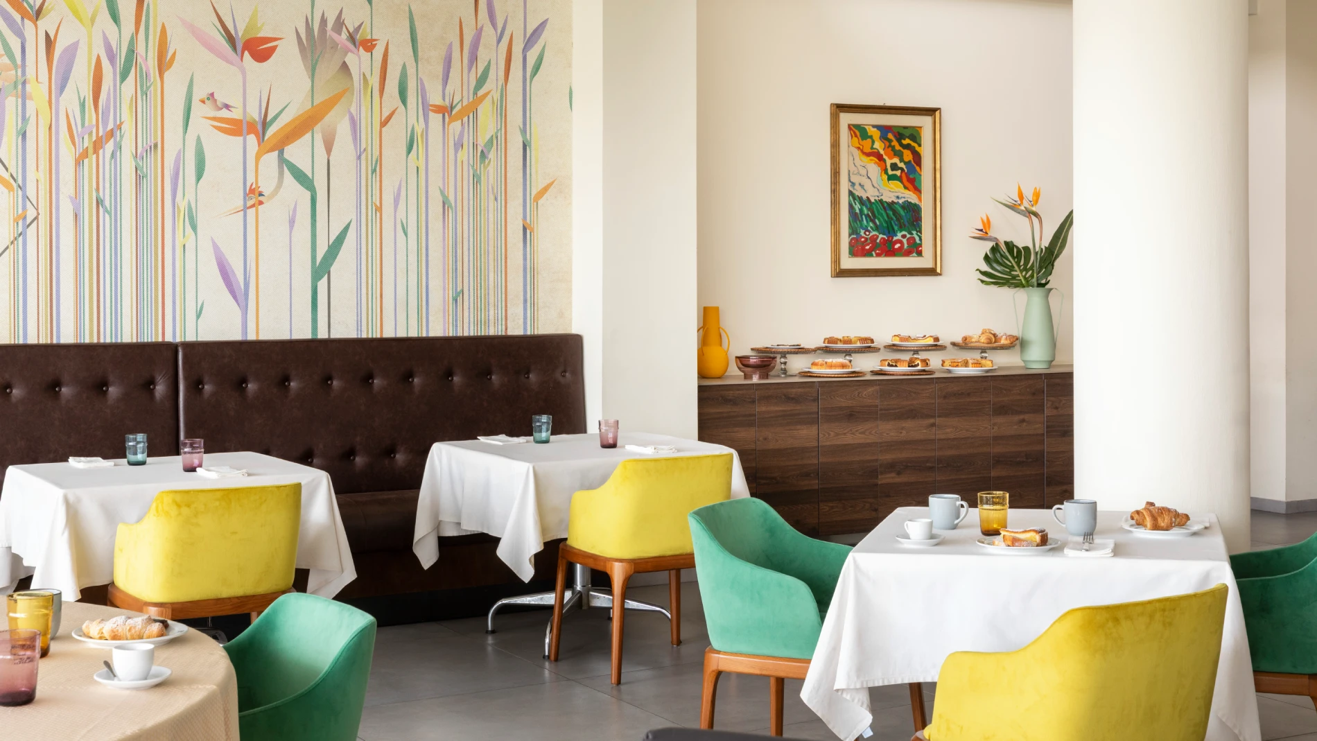 Bright and stylish breakfast room offering fresh products during your stay in Liguria - Hotel Al Sant'Andrea, BZAR hotels in Liguria