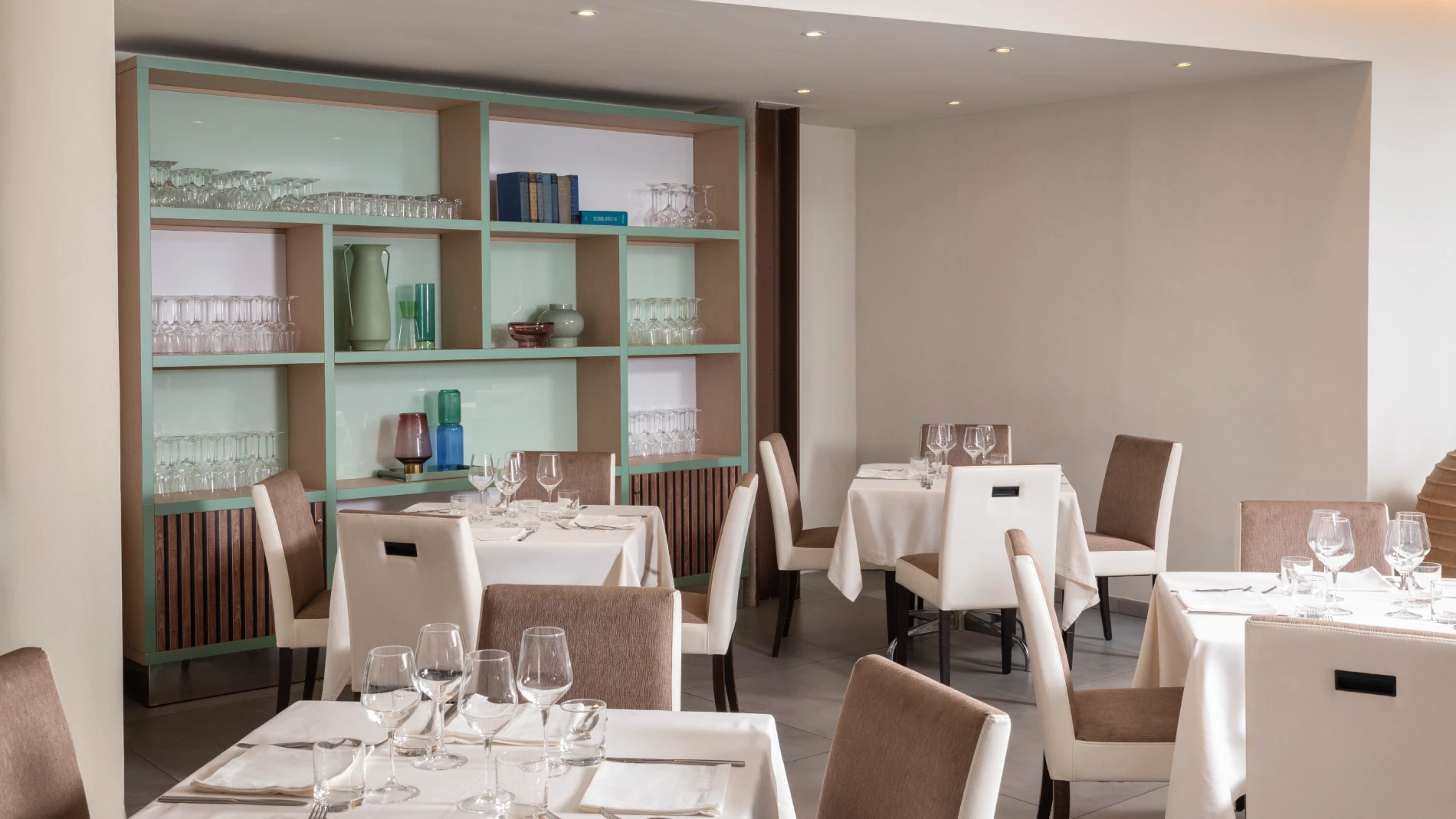 Elegant restaurant dining room in Sarzana, perfect to experience traditional Ligurian flavors - Hotel Al Sant'Andrea, BZAR hotels in Liguria